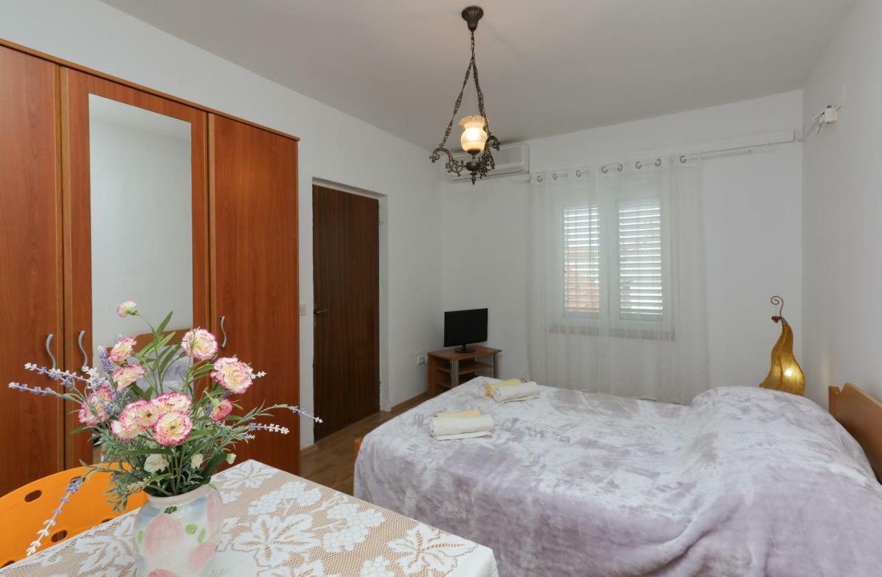 Studio Apartment Ana Supetar Exterior foto